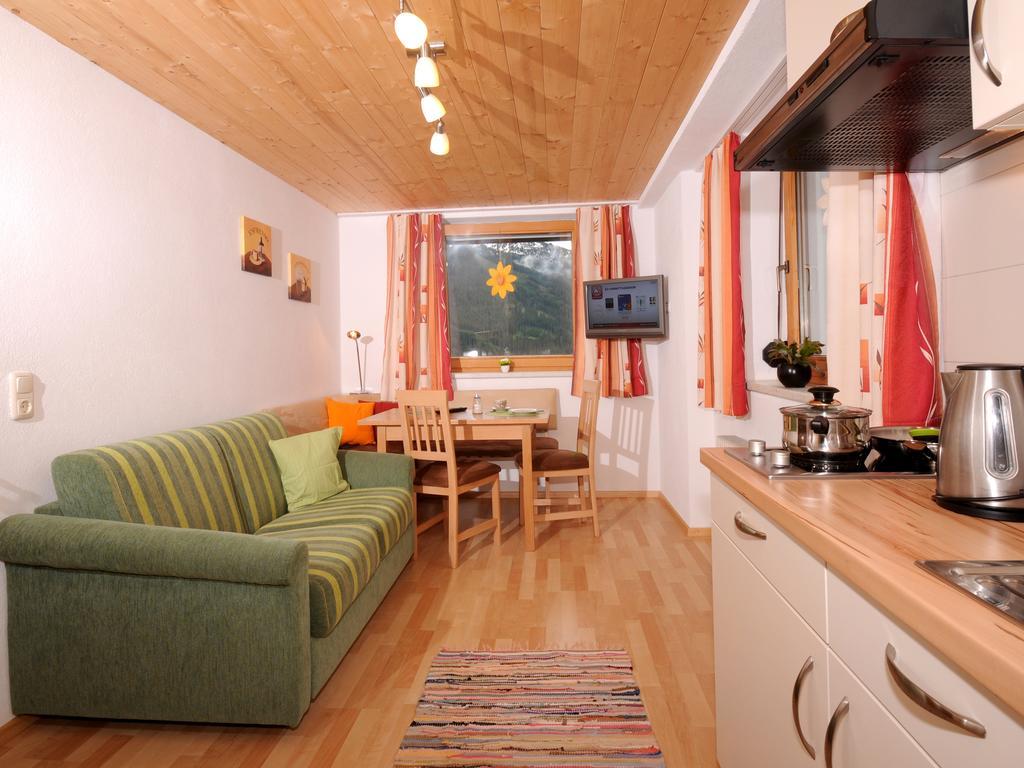 Single Apartment Martlerhof Tux Bilik gambar